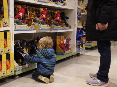 Shopping habits for children's Christmas gifts explored: What, why, how and where