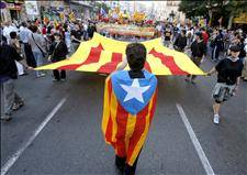 Valencia grinds to a halt for regional day celebrations