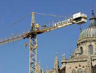 Hunger striker to continue crane-top protest