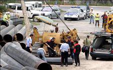 Young welder crushed by falling gas pipe
