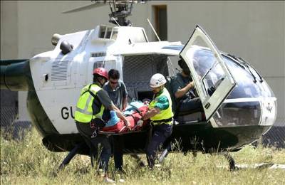 Daytrippers buried alive in ice in Huesca park
