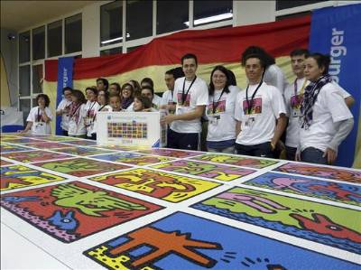 World's biggest jigsaw puzzle finished in 82 hours