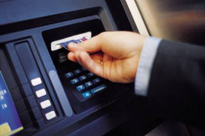 Banks left red-faced by activist's 500,000-euro public fraud