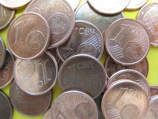 Dad-of-two pays traffic fine in one-cent coins