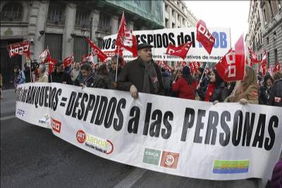Bank staff protest against thousands of redundancies