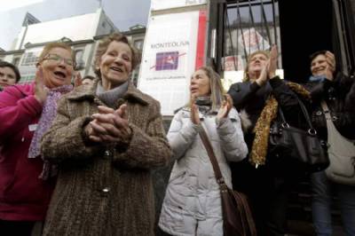 Protesters stop eviction of 85-year-old lady who owed a month’s rent