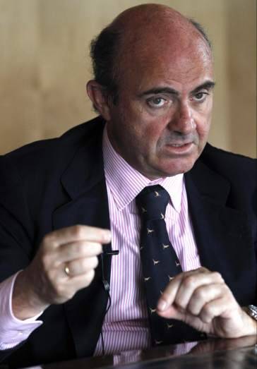 Economy minister: 'Income tax might be able to go down again' 