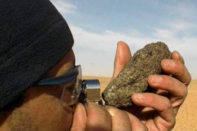 Spanish explorers find three-million-year-old Martian meteorite in Tunisian desert