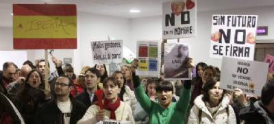 Iberia to proceed 'immediately' with 3,141 redundancies to prevent the airline's 'disappearance'