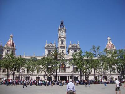 Mayors' wages capped at 100,000 euros a year and based upon population size