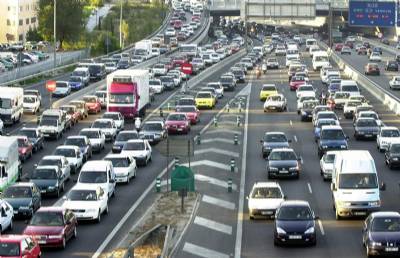 Tailbacks on main roads expected all weekend as holidaymakers return home 