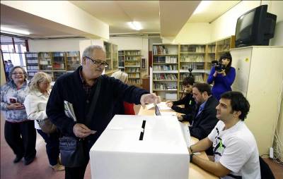 Two million Catalunya residents vote – a third of the region's population