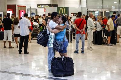 Electronic devices in hand luggage to be inspected separately at Spain's airports