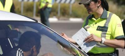 Motorist fined €80 'for biting his nails'