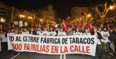 Altadis workers stage 4,000-strong protest over factory closure