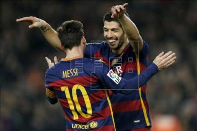 Barcelona hit 7 past Gary Neville's Valencia