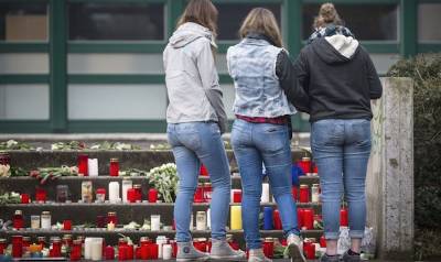 German exchange students return to Barcelona town a year on from air crash