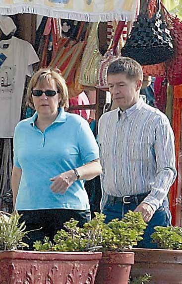Angela Merkel also chooses Canary Islands for Easter holidays, but probably not same destination as David Cameron