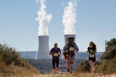 Shutting Spain's dormant nuclear plants would create 100,000 jobs, says Greenpeace