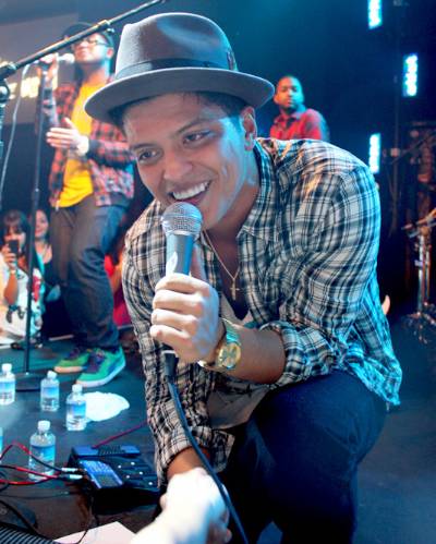 FACUA warns of 'illegal' ticket re-sales for Bruno Mars concerts costing four times original price