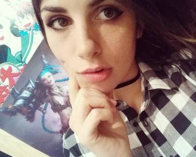 Huelva woman, 22, finds long-lost brother in California via Twitter in two days after a decade-long search