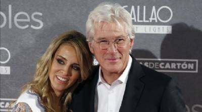 Manuela Carmena asks Richard Gere to invite the Dalai Lama to Madrid