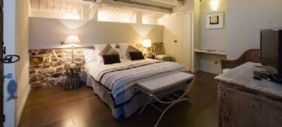 Con-man leaves 13 luxury hotels without paying his bill