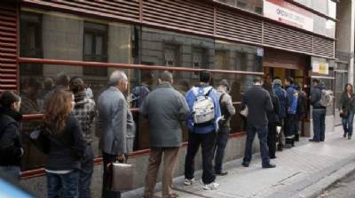 Unemployment to fall to 16.6% with 19 million residents in work by the end of 2017