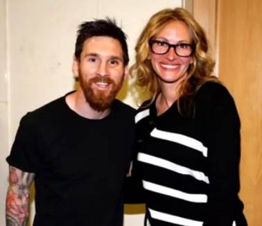Julia Roberts meets the 'cast' of Real Madrid-Barça derby