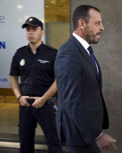 Ex-chair of Barça FC Sandro Rosell arrested over money-laundering scam