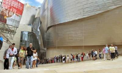 Bilbao's Guggenheim museum posts record visitor numbers