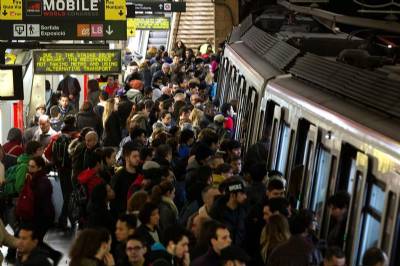 Trains, airports and football teams on strike in Catalunya