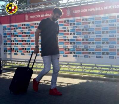 Piqué jeered at during Spanish team presentation