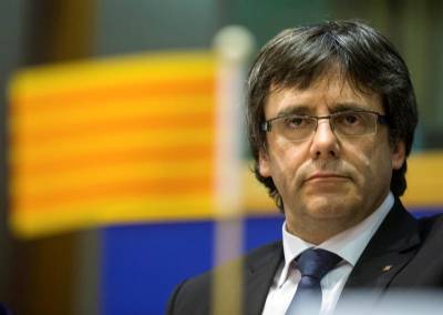 Puigdemont 'flees to Belgium' with five ministers, reports claim