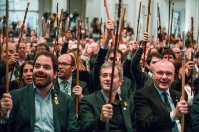 Probe into who funded mass mayors' demo in Brussels supporting Puigdemont