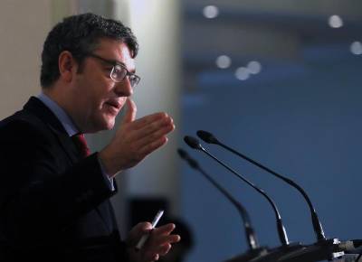 The Government sets the roadmap for the deployment of 5G networks