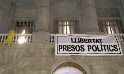 Police enforce 'yellow ribbon ban' in Catalunya