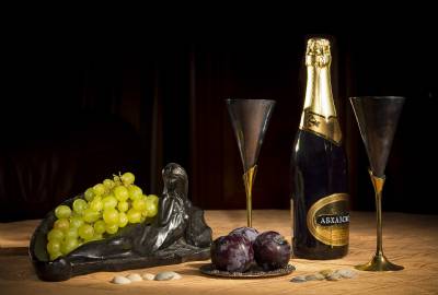 New Year grape-eating 'choking risk' for small children, specialists warn