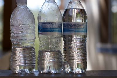 Airport bottled water price cap reduced further