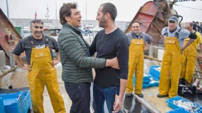 Bond villain turned plastic hero: Javier Bardem cleans up Costa Brava