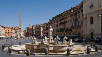Spanish parents fined after son takes dip in Rome fountain