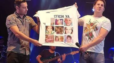 Parents of murder victims support pop duo's 'justice' campaign