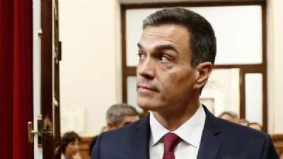 Sánchez threatens legal action over claims of PhD 'plagiarism'