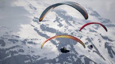 Paraglider missing in snow for four days found alive