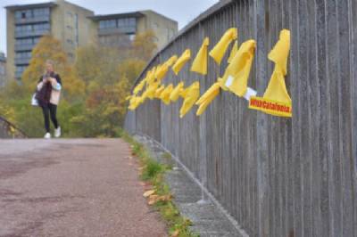 Glasgow adorned with yellow ribbons in support of Catalunya prisoners