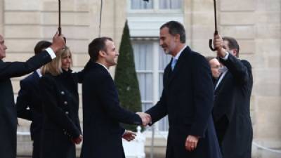 King Felipe and president Sánchez at Armistice centenary celebrations in Paris