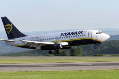 Ryanair 'breached cabin crew's right to strike', say work inspectors