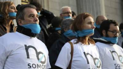 Photographing police will cease to be a crime unless officers’ safety are ‘demonstrably’ at risk