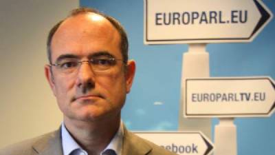 Busting the myths: Most Spaniards say ‘fake news’ is bad for democracy