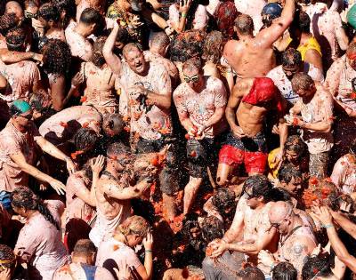 Tomatina: Buñol's annual salad fight brings in visitors from all over the world